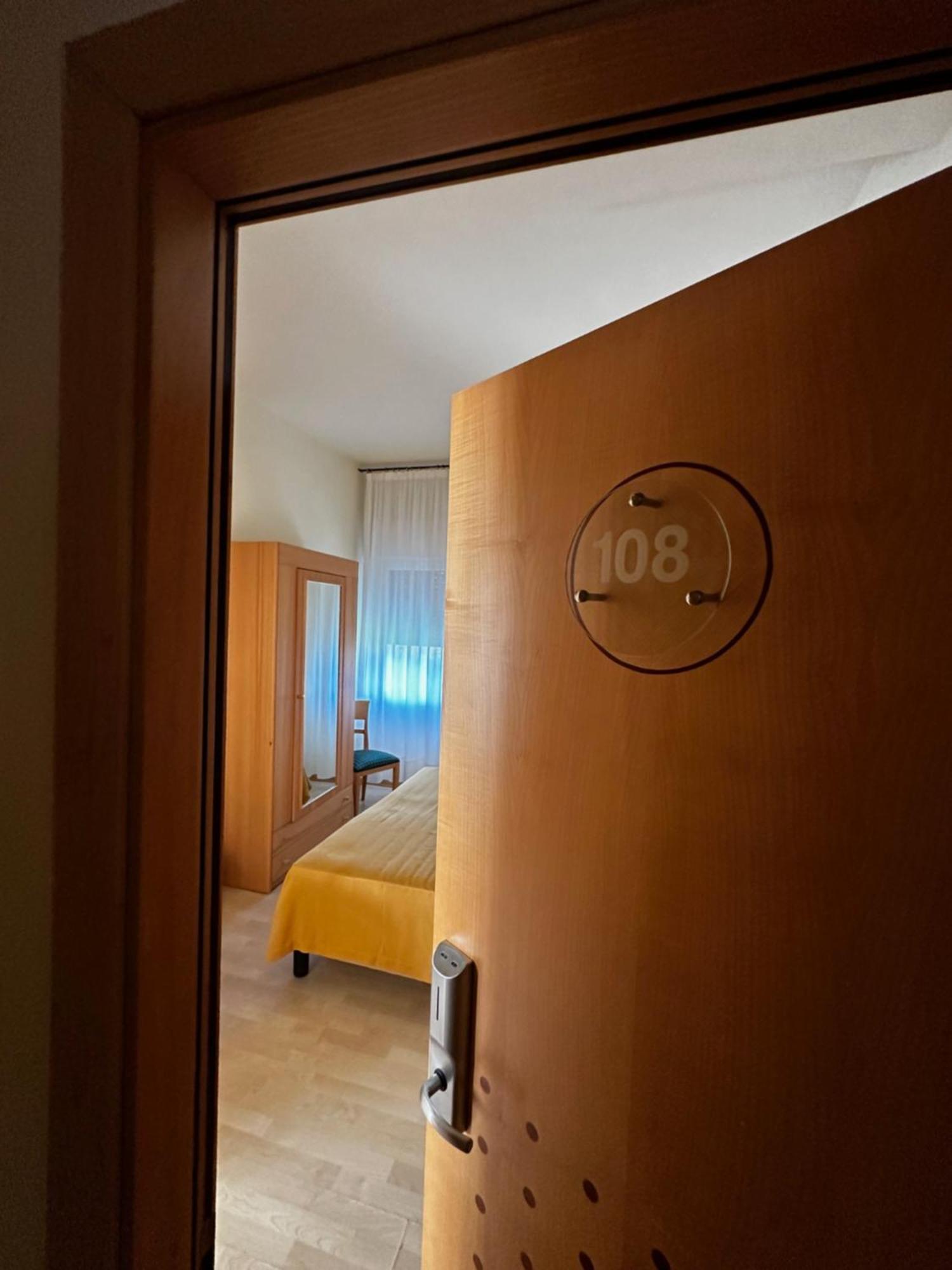 Hotel Ponte Molo Porto Tolle Exterior photo